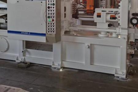 壓鑄機液壓系統應該正確選擇液壓油